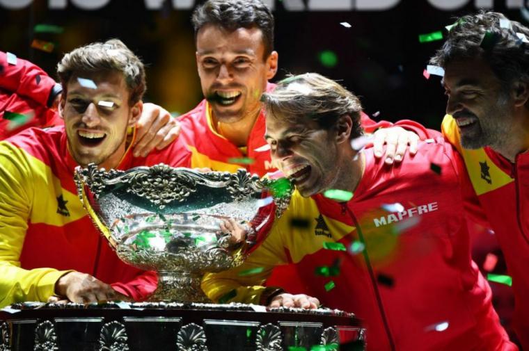  Rafael Nadal le da la sexta Copa Davis a España