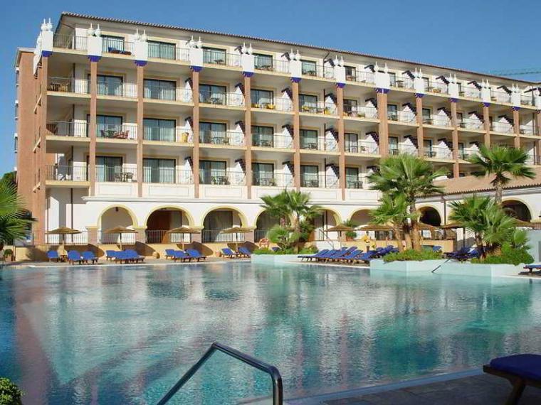 Se busca cliente para cobrar 4.000 euros por vivir en un hotel