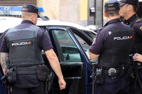 Un hombre ha sido detenido por violar y dejar embarazada a la hija de su pareja, una niña de 10 años