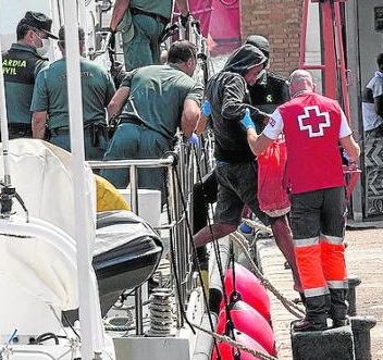 Interceptadas en aguas de Murcia cuatro embarcaciones con 53 inmigrantes a bordo 
