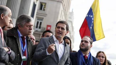  Sánchez obvia a Guaidó que queria honores de presidente y este amenaza con un mitin masivo en Madrid
 