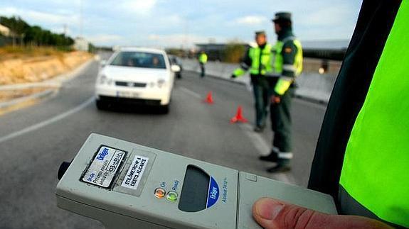La Jefatura Provincial de Tráfico continúa con la campaña de control de tasa de alcoholemía y presencia de drogas a conductores