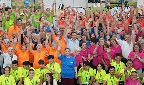 Moreno destaca la importancia de los mayores en el futuro de Andalucía