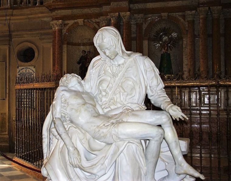 Piedad de Guadix, réplica en mármol de Carrara de la original de Miguel Ángel.