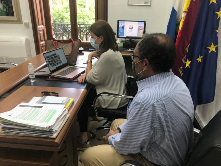 La alcaldesa de Águias solicita al Gobierno Regional un plan de Ayuda al Sector Hostelero con carácter inminente