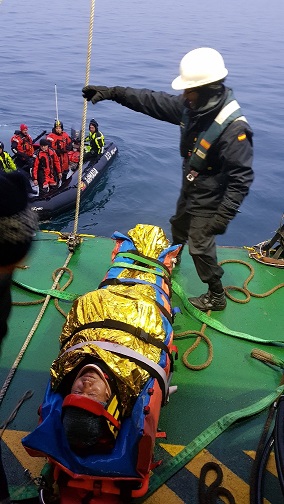 El Buque de Investigación Oceanográfica “Hespérides” evacúa a un ecuatoriano accidentado en la Antártida
 
