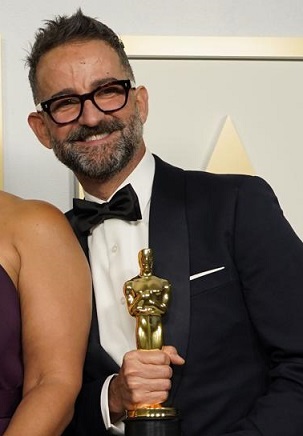 ‘Nomadland’, que partía con seis nominaciones se convierte en la película triunfadora de los Oscar con tres estatuillas, incluida la de mejor película