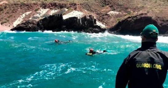 Guardia Civil investiga macabro descubrimiento en San Javier: un hombre muerto y una embarcación abandonada