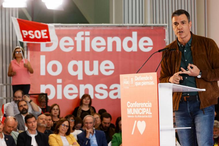 Pedro Sánchez anuncia que pondrá en el mercado 50.000 viviendas de la Sareb en alquiler a un precio asequible