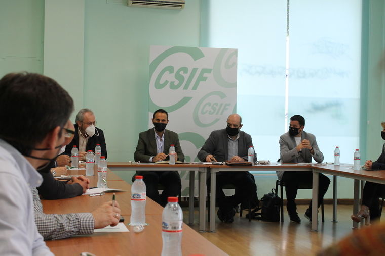 El presidente nacional de CSIF, Miguel Borra, analiza en Almería lo nuevos retos sindicales surgidos tras la crisis sanitaria
