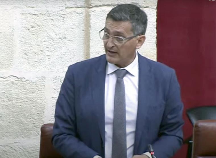 El PSOE acusa a Moreno Bonilla de “faltar a su compromiso” para mejorar las conexiones aéreas con Madrid y Barcelona