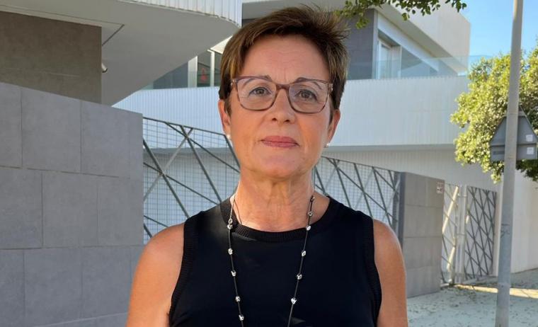 Adriana Valverde traslada a la alcaldesa de Almería su apuesta por remunicipalizar los servicios públicos esenciales