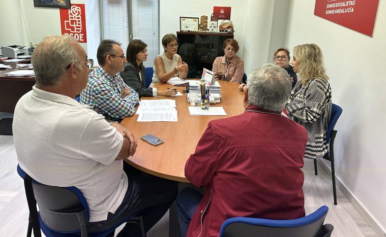 El PSOE exige al equipo de Gobierno que dé prioridad a la reapertura de la piscina del Jairo Ruiz