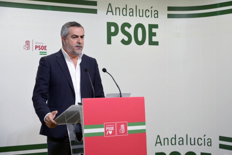 El PSOE reclama a Juanma Moreno 60 facultativos más para el distrito norte donde la falta de profesionales “ha tocado fondo”