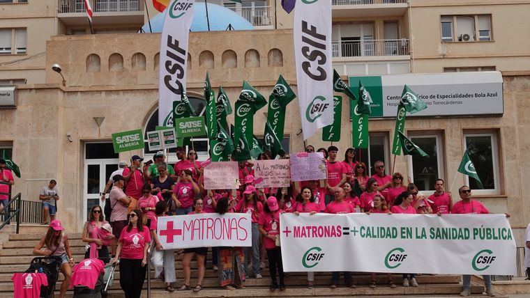 CSIF y AALMA denuncian el recorte de un 25% de matronas en la Atención Primaria de Almería