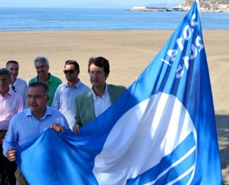 Águilas vuelve a convertirse en el municipio de la Región con mayor número de banderas azules