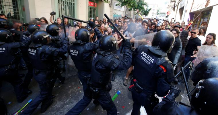 Cataluña: aumenta la tensión en las calles y el gobierno prepara una respuesta