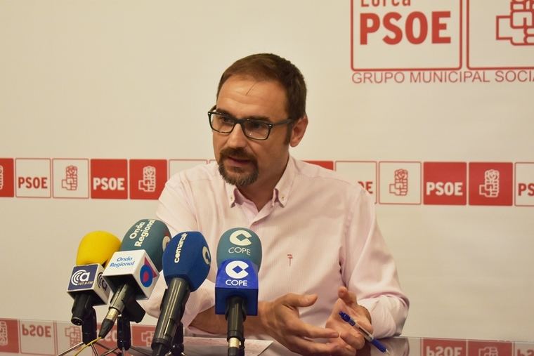 El PSOE pide la retirada de las viviendas prefabricadas que vayan quedando vacías tras la vuelta de los vecinos al barrio de San Fernando