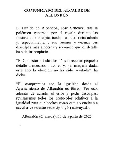 El PP de Albondón busca convertir un regalo que califican 'fuera de lugar' en un caso de sexismo, que los vecinos no ven como tal