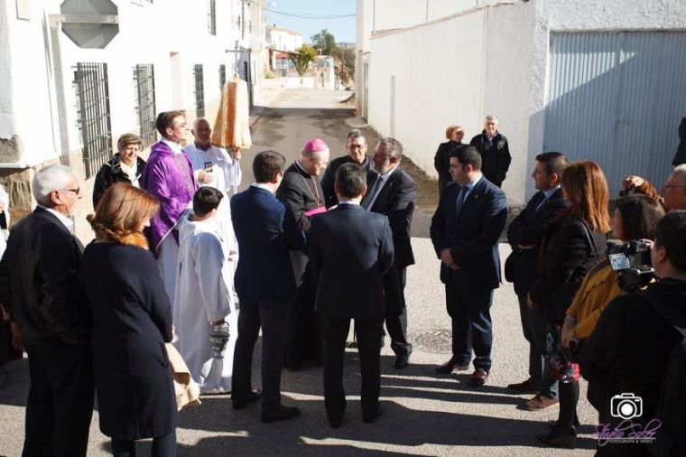 Francisco Torrecillas con el obispo de Almería durante la inauguración del  nuevo ayuntamiento
