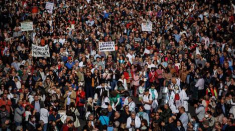 Madrid se echa a la calle para impedir el olvido y pide justicia