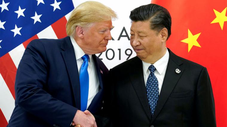  Donald Trump tensa la cuerda entre EEUU y China. Acusa al gigante asiático de ser responsable por la pandemia del COVID-19 y de querer entorpecer su reelección. 