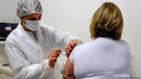CSIF reclama la vacunación para los 1.600 docentes almerienses de más de 55 años que no podrán recibir la vacuna de AstraZeneca