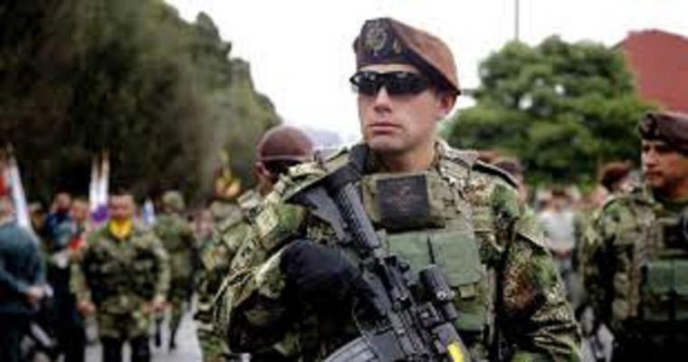 EL INCOLORO:'Ser Militar', por Jerónimo Martínez