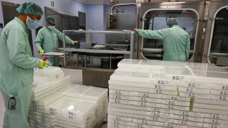 Los casi 30 millones de vacunas de Astra Zeneca escondidas en Italia y preparadas para la exportación se quedarán en Europa
