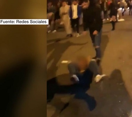 Multitudinaria pelea a las puertas de una discoteca en Bilbao