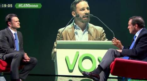 José Bono se querella contra VOX por atacar a su hijo y su pareja, mientras el PSOE valora si llevar a Vox ante los tribunales por acusar al Gobierno de aplicar la eutanasia a mayores