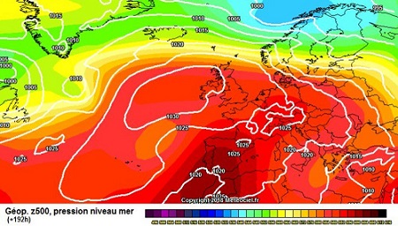 La ola de calor llega a España con temperaturas extrema. Podría llegar a dejar temperaturas cercanas a los 50 grados en algunos puntos de la Península