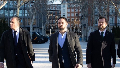Santiago Abascal en el banquillo acusado de la disolución ilegal del Comité Ejecutivo Provincial de Vox en Barcelona
 