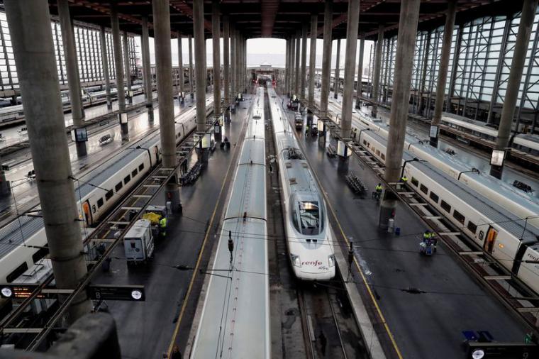 Renfe suspenderá la circulación de 892 trenes de alta velocidad y larga y media distancia por la huelga de ocho días convocada por el Sindicato de Maquinistas Ferroviarios Semaf
 