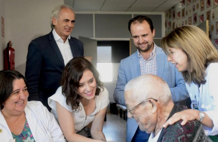 Genocidio en la Comunidad de Madrid al denegar por norma el tratamiento contra el COVID-19 a los ancianos de las residencias