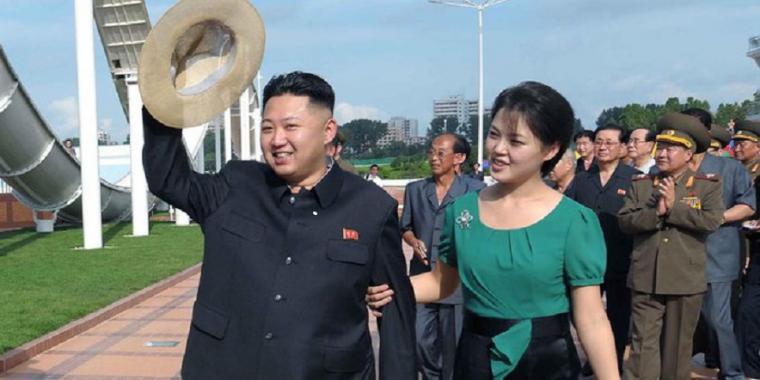  El dictador norcoreano, Kim Jong impone peinados, vestimentas y prohíbe todo lo que sea moda extranjera