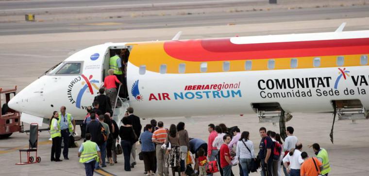 Air Nostrum busca en Alicante tripulantes de cabina de pasajeros