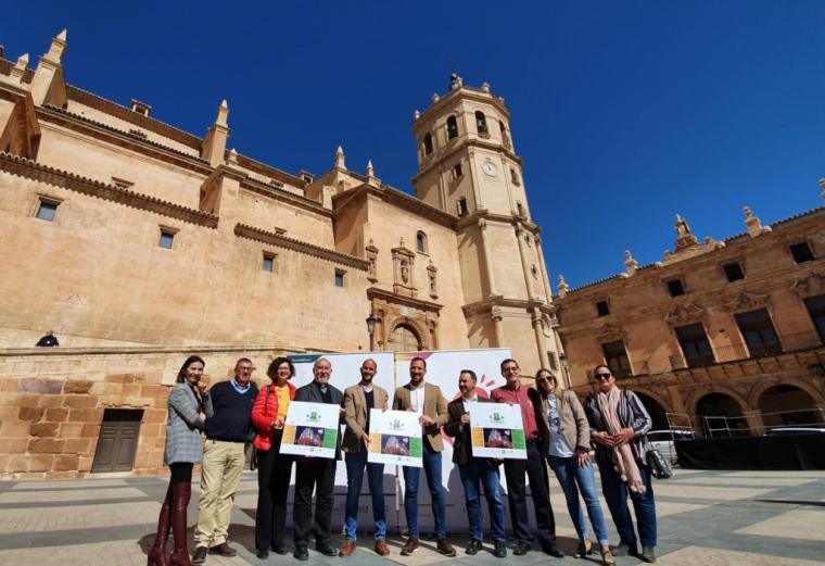 Lorca celebrará el Día de San Patricio con multitud de actividades en calle Corredera y Plaza de España, y la iluminación de color verde de la antigua Colegiata