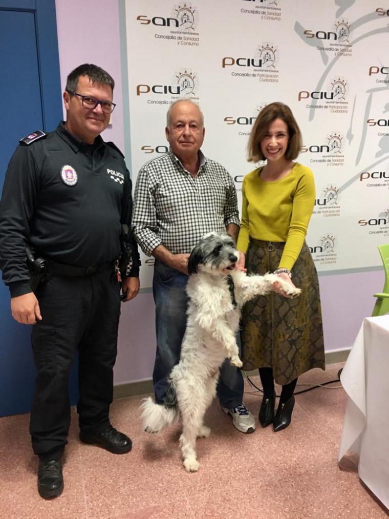 El microchip de un perro perdido permite a los servicios municipales del Ayuntamiento de Lorca devolverlo a sus dueños