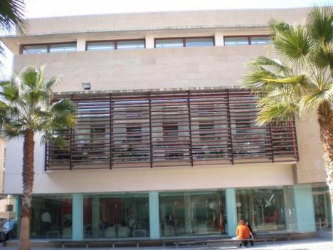 La biblioteca municipal Pilar Barnés de Lorca ofrece nuevos servicios a partir de hoy tras la entrada en la fase 2