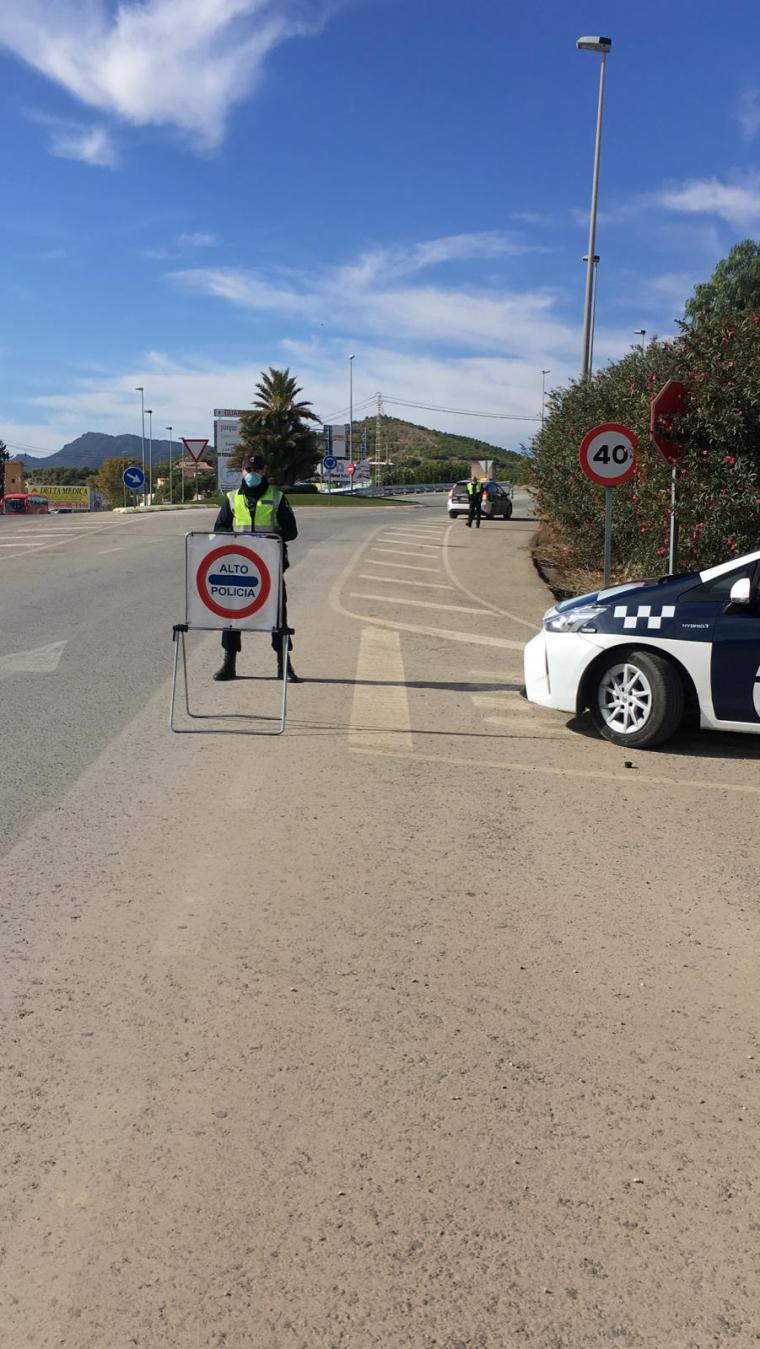 La Policía Local de Lorca interpuso este pasado fin de semana un total de 73 denuncias por no respetar las medidas sanitarias
