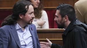 Dirigentes de Podemos quieren la cabeza de Pablo Iglesias