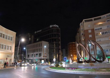 Cajamar apagará sus edificios más emblemáticos en Almería por La Hora del Planeta