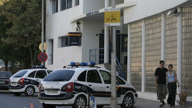  Una mujer de 32 años ha sido detenida en Marbella por apuñalar en el cuello a su expareja
 