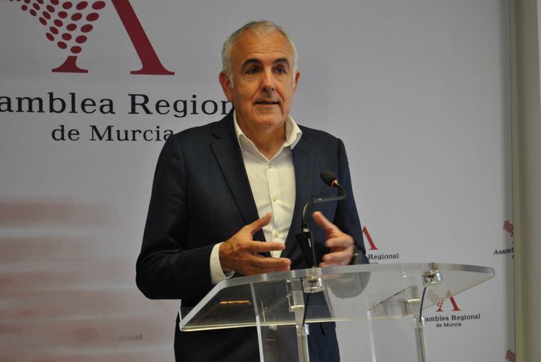 Martínez Baños: “Hay que modificar el sistema de financiación autonómica, pero también analizar el modelo productivo y mejorar la gestión de los servicios públicos”