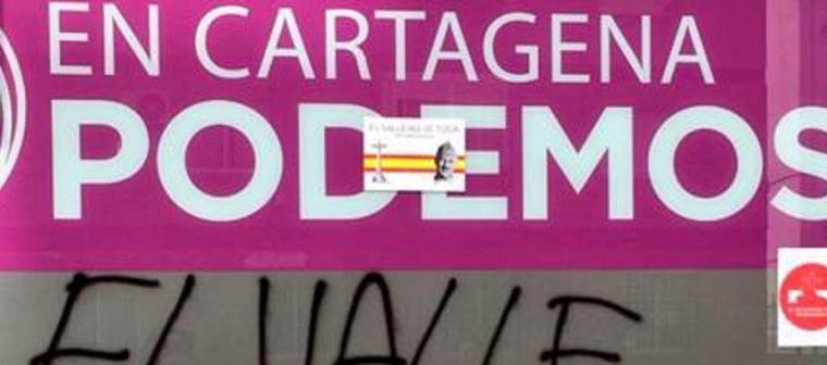 Atentan con artefactos incendiarios contra la sede de Podemos en Cartagena