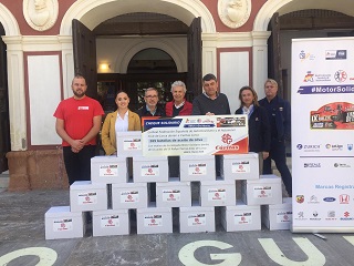 El Rallye Tierras Altas de Lorca arranca con el proyecto MotorSolidario 2020 que comienza con una donación de alimentos para Cáritas