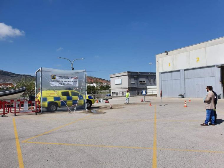 Más de 200 vehículos de emergencias, seguridad y sanitarios han pasado ya por la Estación Integral de Desinfección ‘Lorca 360’ situada en el Centro de Emergencias y Seguridad