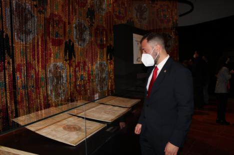 El Privilegio Real Rodado concedido por Alfonso X a Lorca ya luce en la exposición de Toledo en su honor