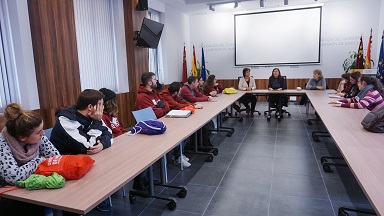 El delegado del Gobierno de Murcia recibe a 17 estudiantes del programa “Todos somos Campus” de la Universidad de Murcia